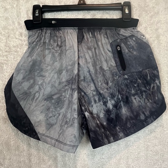 NWT Nike Women's Trail Running Shorts Sz XS Repel Gray Tie Dye Zipper Pockets - Picture 11 of 16